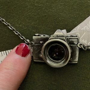 Retro 35mm camera necklace in pewter so cool!